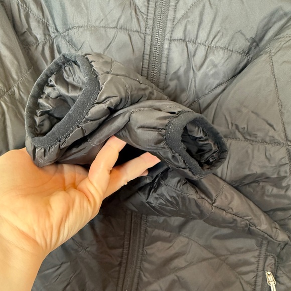 LL Bean Women's Primaloft Packaway Hooded Jacket Black Small - Picture 7 of 7